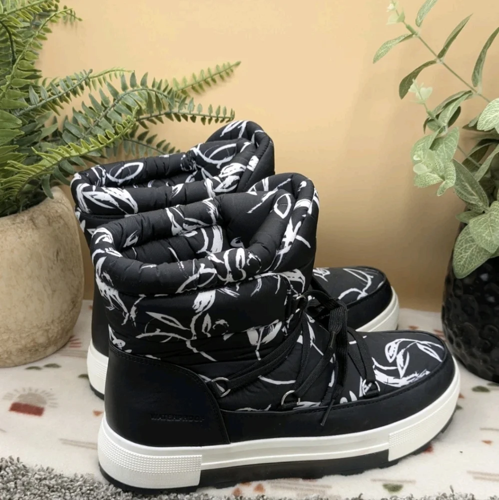 New Cougar Wink Women's Size 10 Winter Boots Black White Comfort Warm Lined